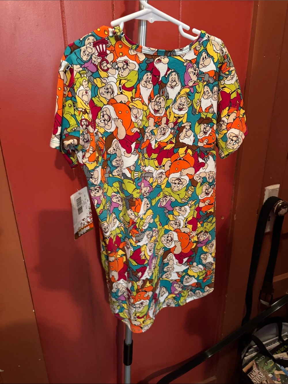 LuLaRoe Girl’s Size 8 Seven Dwarves Shirt - Picture 7 of 9